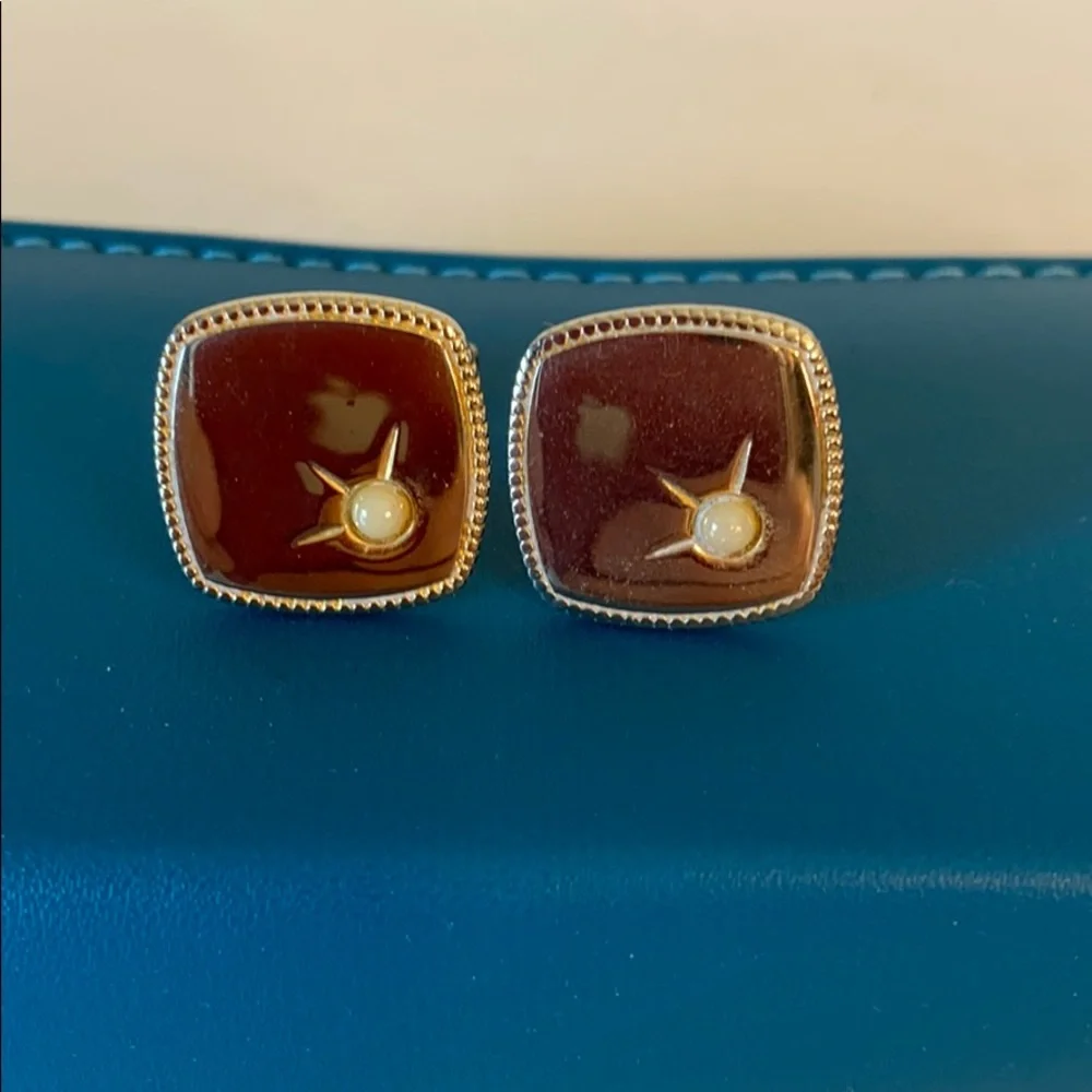 Vintage Gold Tone Faux Pearl Cuff Links